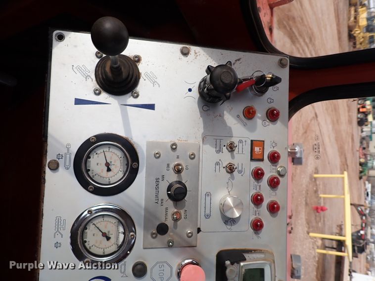 image for item DK3608 2007 Ditch Witch HT220  trencher