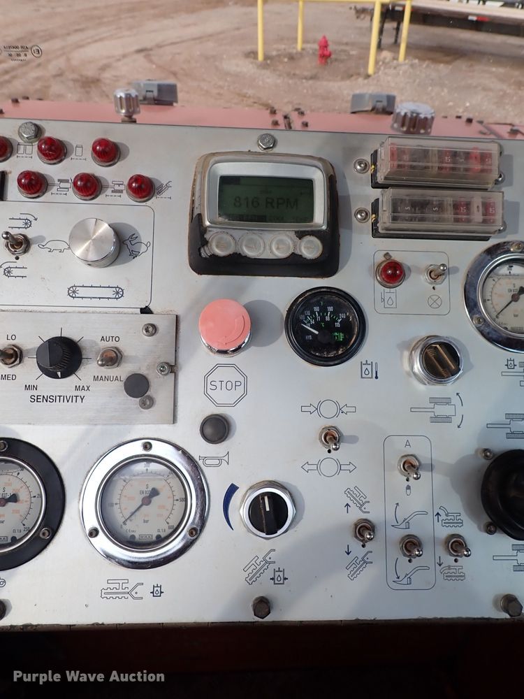 image for item DK3608 2007 Ditch Witch HT220  trencher