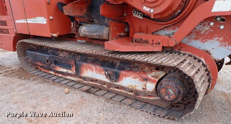 image for item DK3608 2007 Ditch Witch HT220  trencher