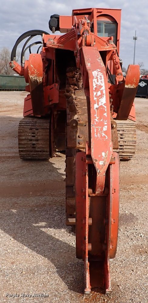 image for item DK3609 2007 Ditch Witch HT220  trencher