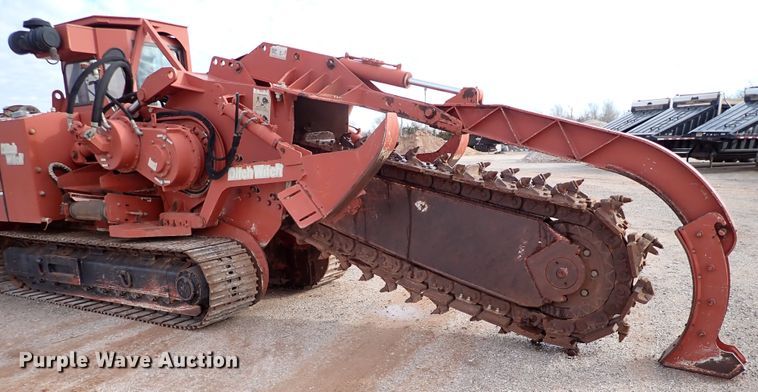 image for item DK3609 2007 Ditch Witch HT220  trencher