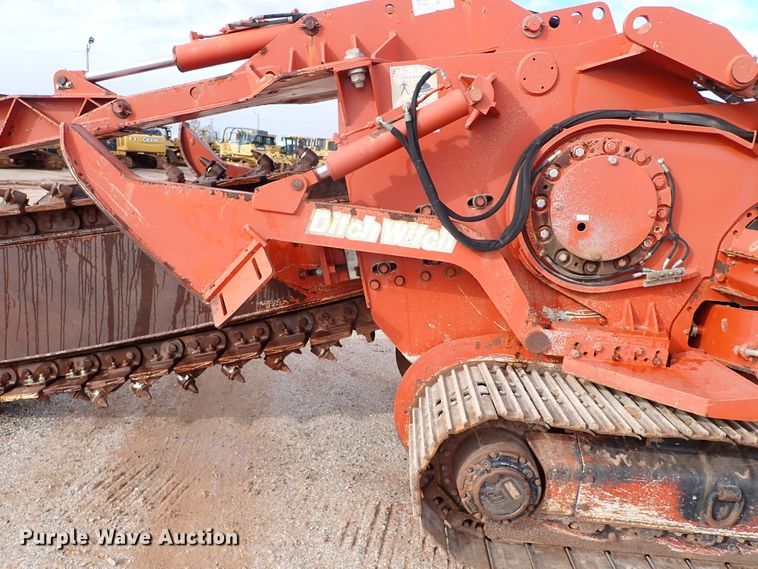 image for item DK3609 2007 Ditch Witch HT220  trencher