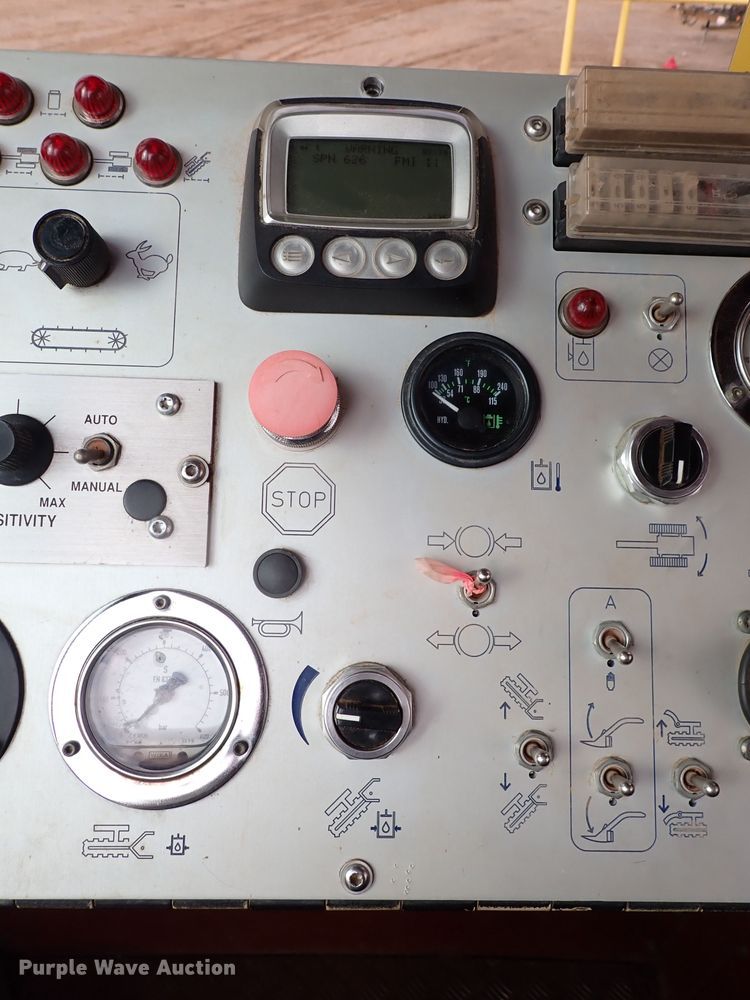 image for item DK3609 2007 Ditch Witch HT220  trencher