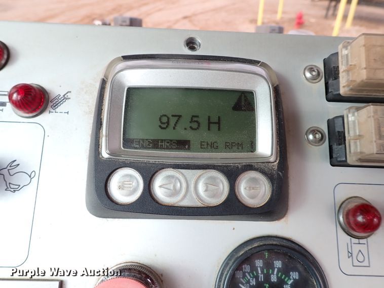 image for item DK3609 2007 Ditch Witch HT220  trencher