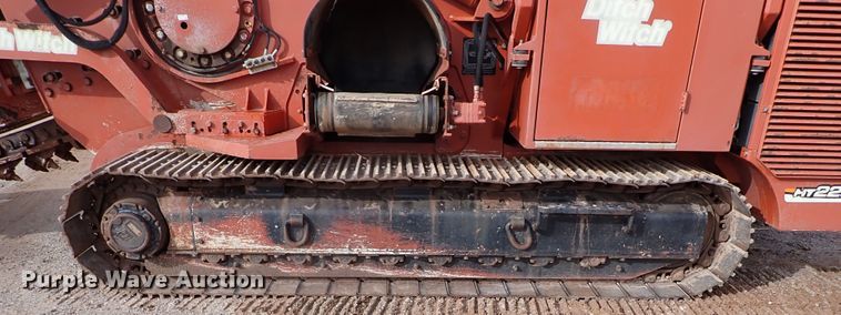 image for item DK3609 2007 Ditch Witch HT220  trencher