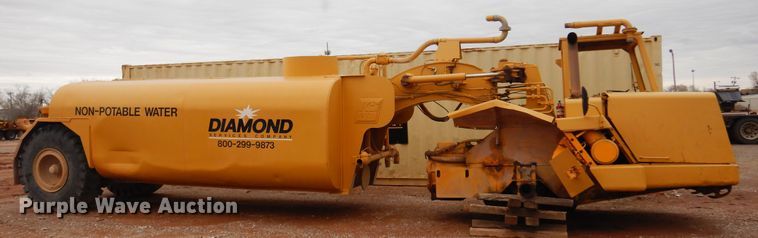 image for item DK3618 1986 John Deere 762B  water wagon