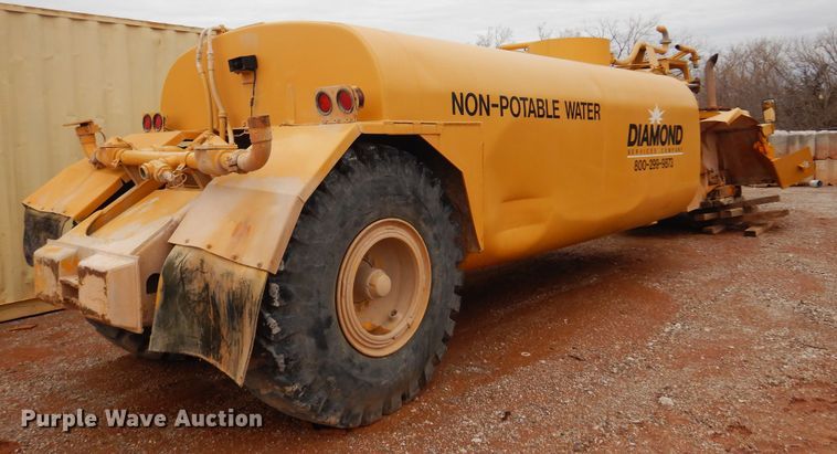 image for item DK3618 1986 John Deere 762B  water wagon