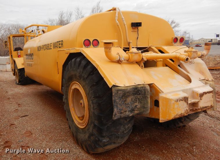 image for item DK3618 1986 John Deere 762B  water wagon