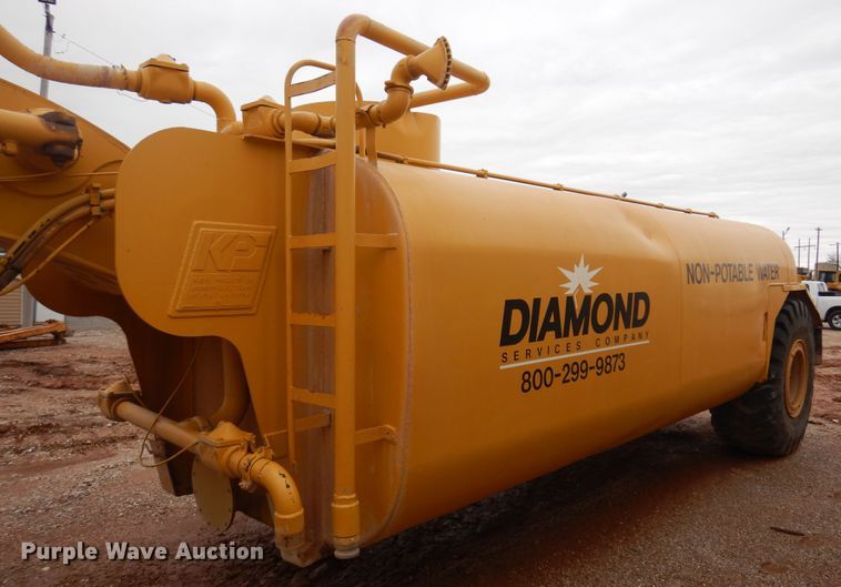 image for item DK3618 1986 John Deere 762B  water wagon