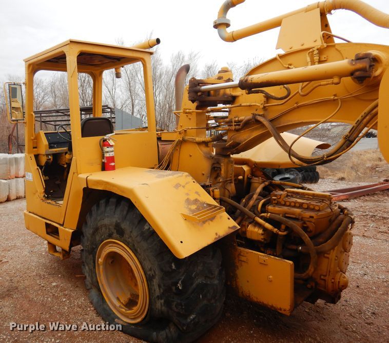 image for item DK3618 1986 John Deere 762B  water wagon