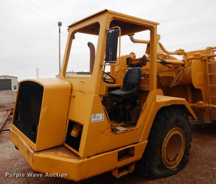 image for item DK3618 1986 John Deere 762B  water wagon