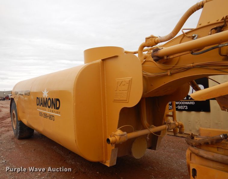 image for item DK3618 1986 John Deere 762B  water wagon