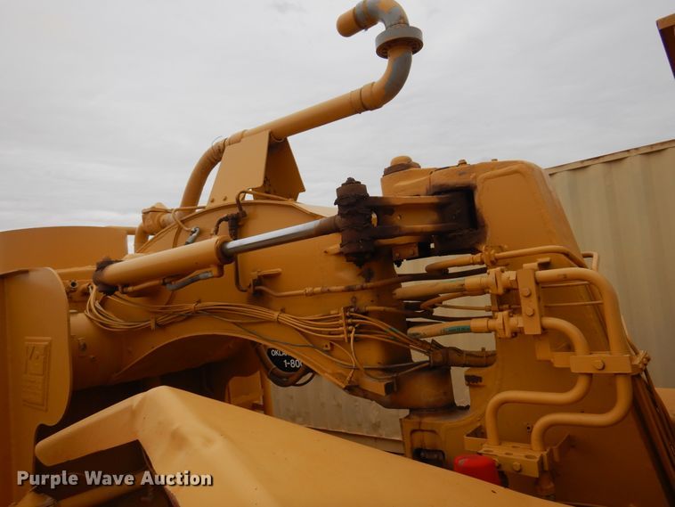 image for item DK3618 1986 John Deere 762B  water wagon