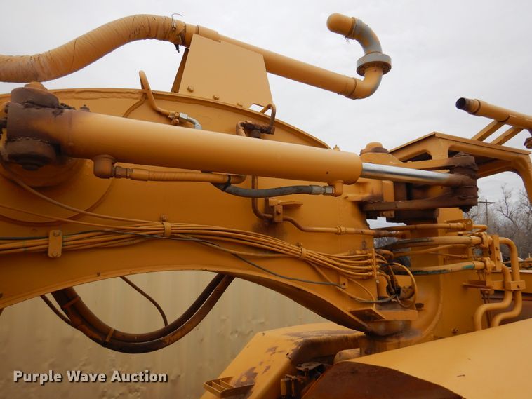 image for item DK3618 1986 John Deere 762B  water wagon