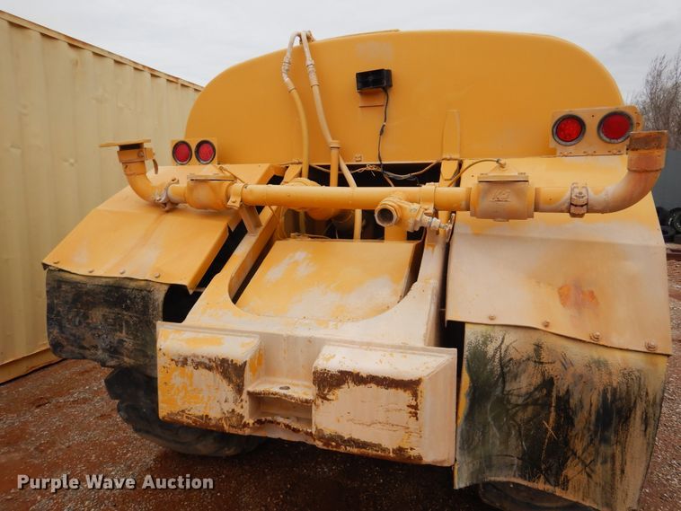 image for item DK3618 1986 John Deere 762B  water wagon