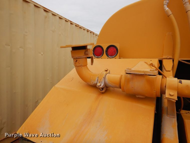 image for item DK3618 1986 John Deere 762B  water wagon