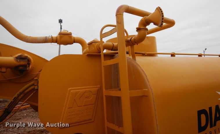 image for item DK3618 1986 John Deere 762B  water wagon