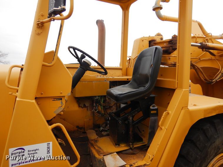 image for item DK3618 1986 John Deere 762B  water wagon