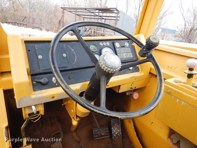 image for item DK3618 1986 John Deere 762B  water wagon