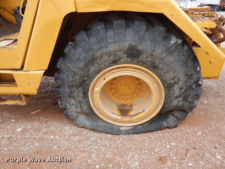 image for item DK3618 1986 John Deere 762B  water wagon