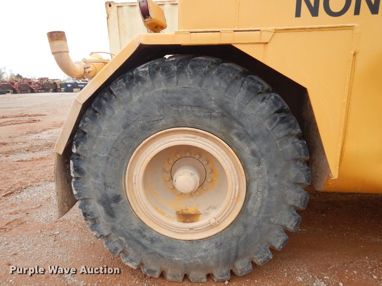 image for item DK3618 1986 John Deere 762B  water wagon