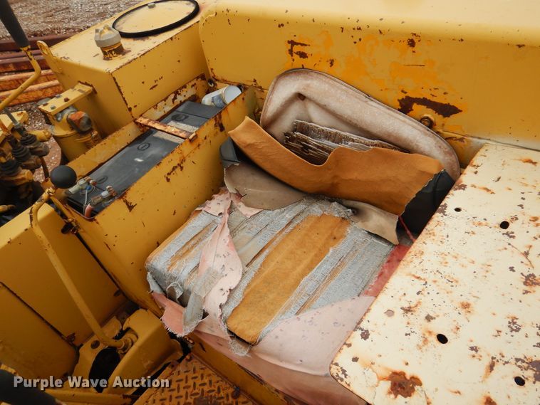 image for item DK3619 1972 Caterpillar 561C  pipelayer