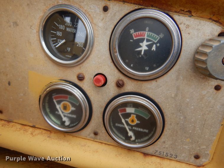 image for item DK3619 1972 Caterpillar 561C  pipelayer