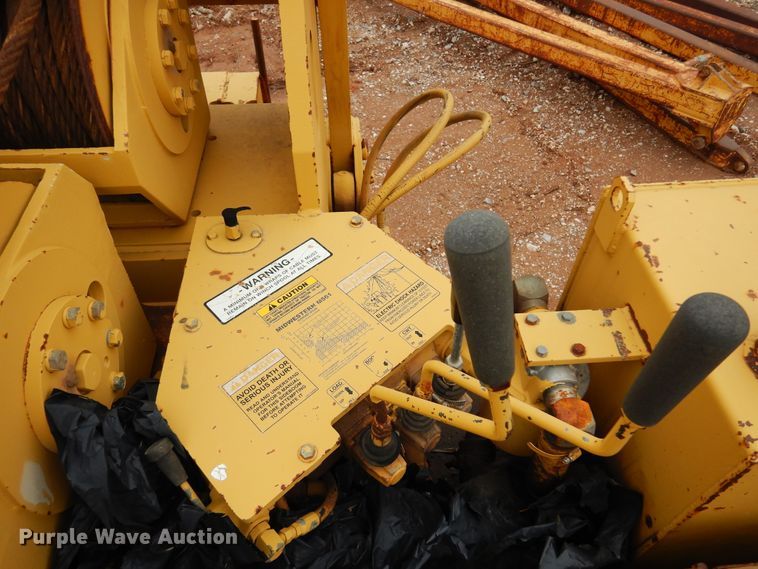 image for item DK3619 1972 Caterpillar 561C  pipelayer