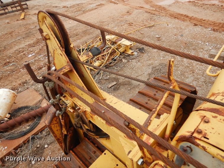 image for item DK3619 1972 Caterpillar 561C  pipelayer