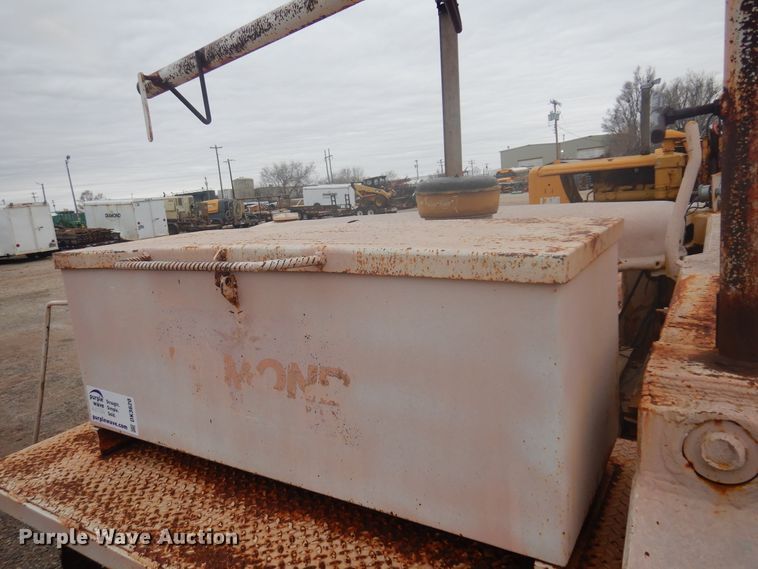 image for item DK3620 1972 Caterpillar D6  crawler tractor