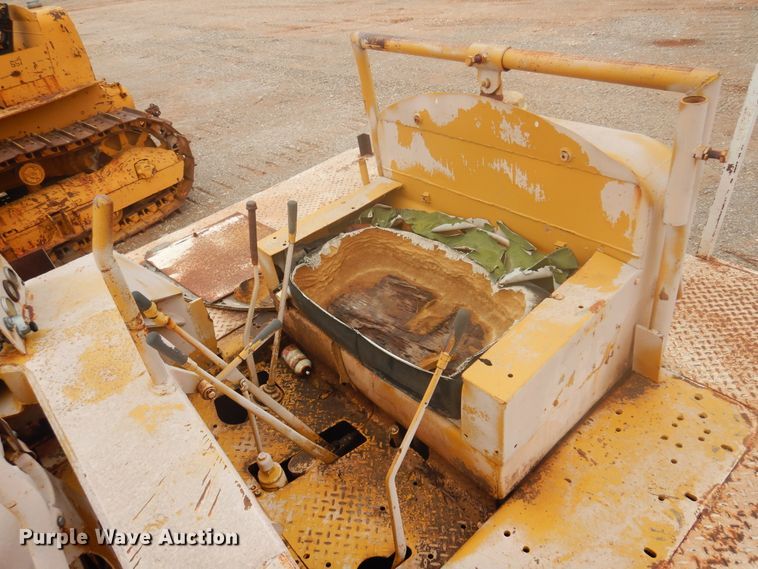 image for item DK3620 1972 Caterpillar D6  crawler tractor