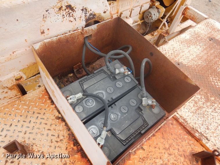 image for item DK3620 1972 Caterpillar D6  crawler tractor