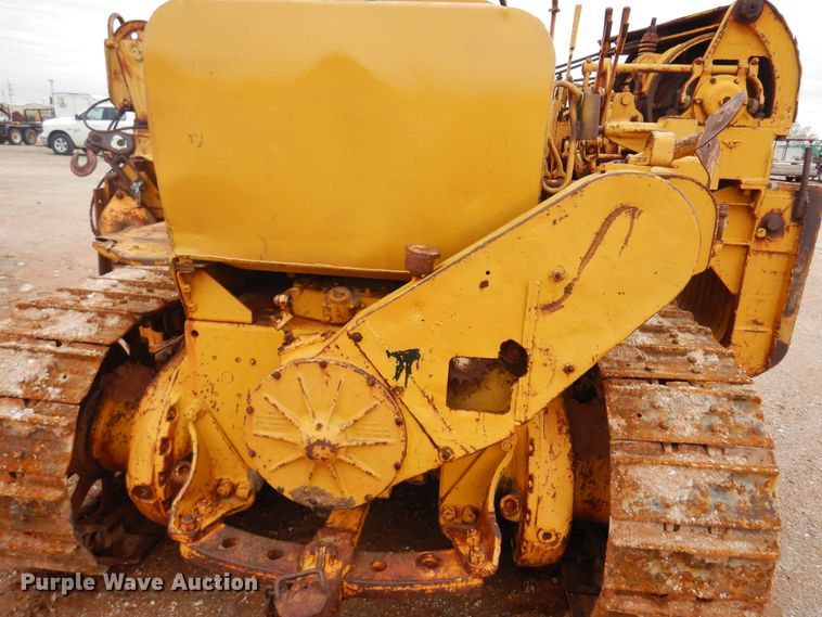 image for item DK3621 1971 Caterpillar D6  pipelayer