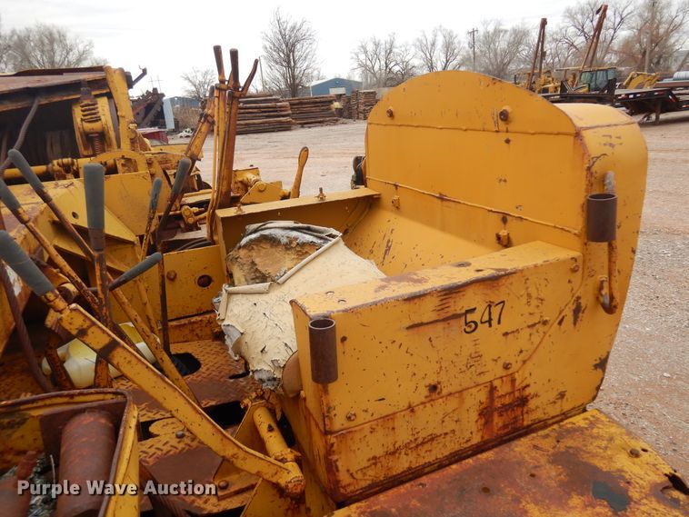 image for item DK3621 1971 Caterpillar D6  pipelayer