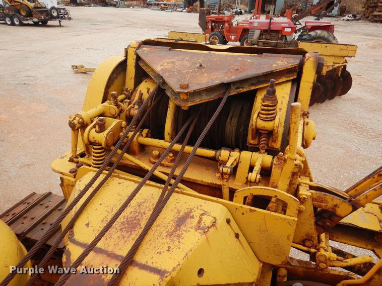 image for item DK3621 1971 Caterpillar D6  pipelayer