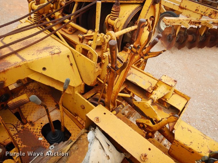 image for item DK3621 1971 Caterpillar D6  pipelayer