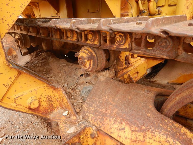 image for item DK3621 1971 Caterpillar D6  pipelayer