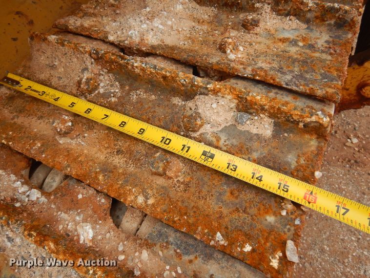 image for item DK3621 1971 Caterpillar D6  pipelayer