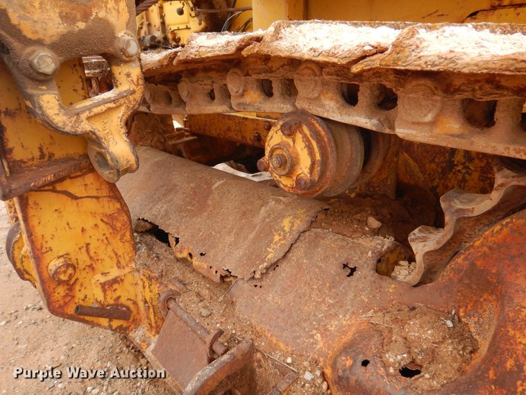 image for item DK3621 1971 Caterpillar D6  pipelayer