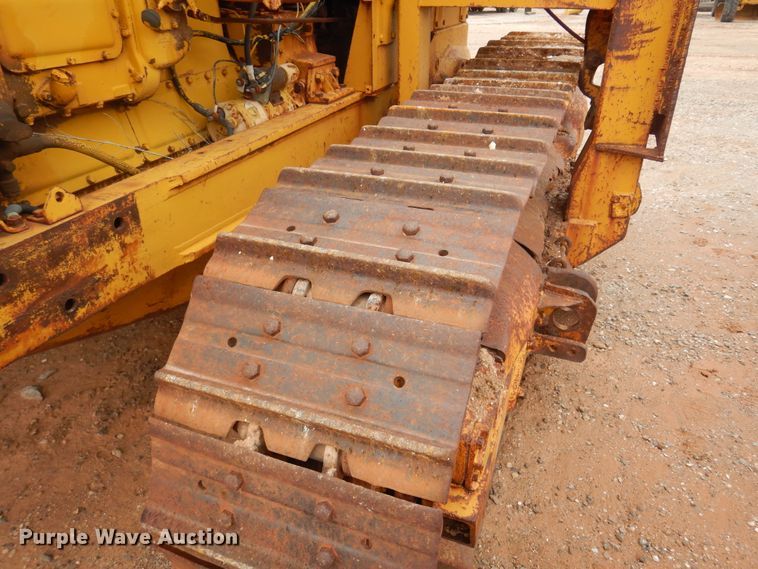 image for item DK3621 1971 Caterpillar D6  pipelayer
