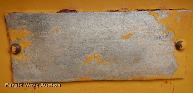 image for item DK3621 1971 Caterpillar D6  pipelayer