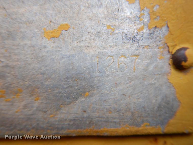 image for item DK3621 1971 Caterpillar D6  pipelayer