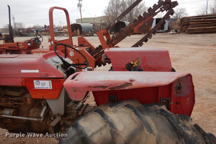 image for item DK3624 1969 Massey Ferguson 165  tractor
