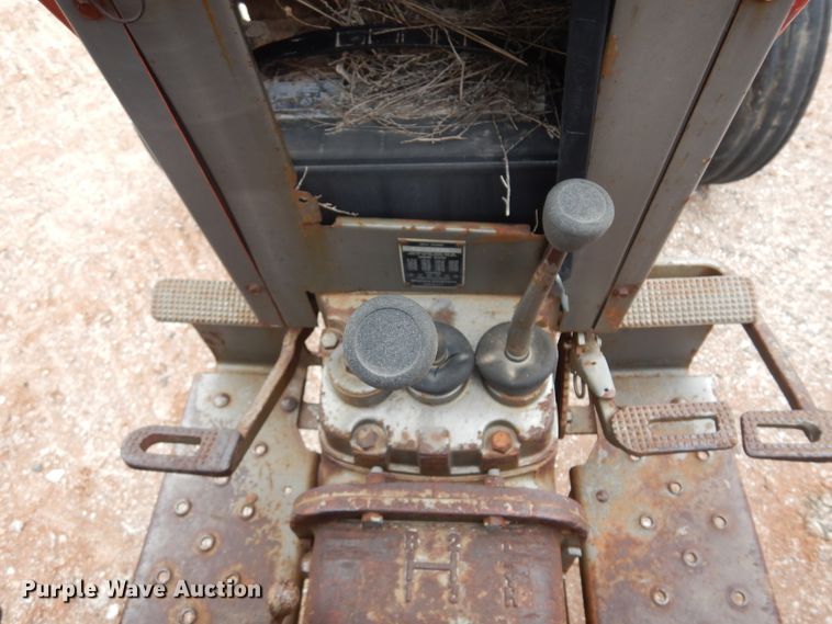 image for item DK3624 1969 Massey Ferguson 165  tractor