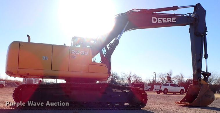 image for item DK3628 2011 John Deere 200D LC  excavator