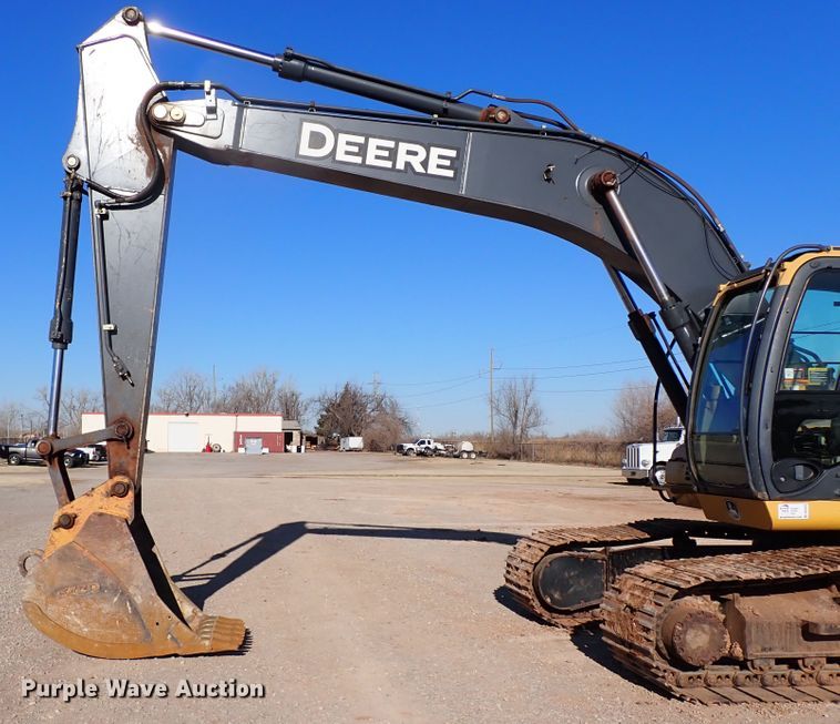 image for item DK3628 2011 John Deere 200D LC  excavator