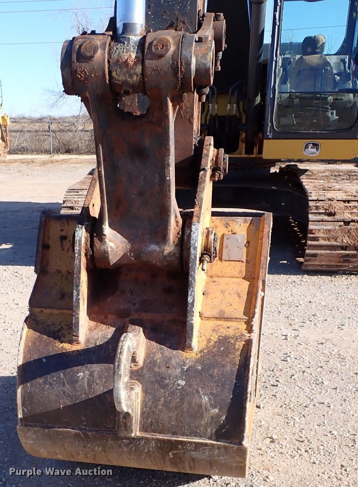 image for item DK3628 2011 John Deere 200D LC  excavator