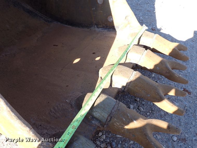 image for item DK3628 2011 John Deere 200D LC  excavator