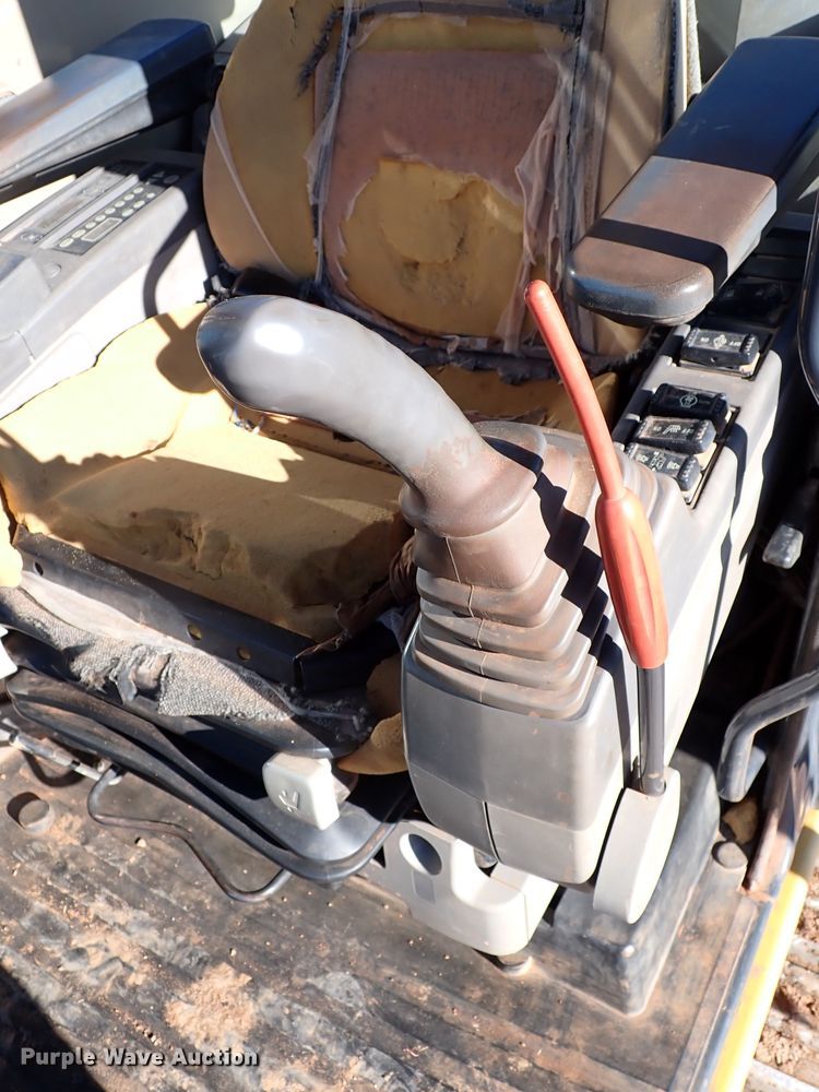 image for item DK3628 2011 John Deere 200D LC  excavator