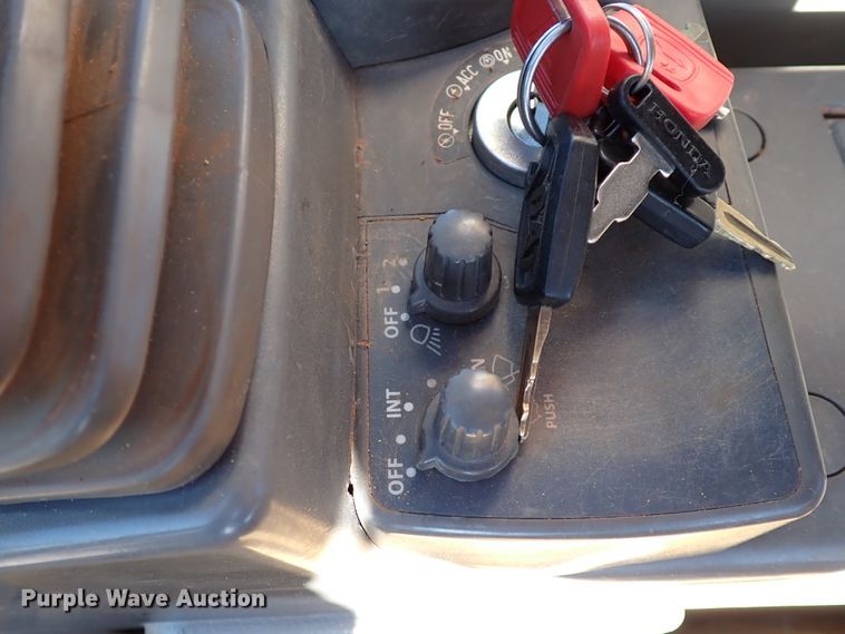 image for item DK3628 2011 John Deere 200D LC  excavator